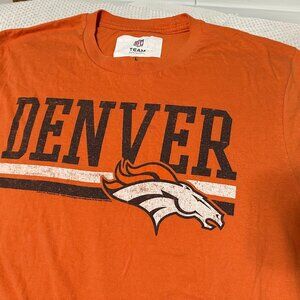 2011 NFL Team Apparel Size Large Orange Denver Broncos T-Shirt